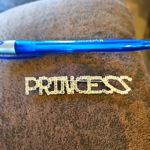 Princess Brooch - Picture 1 of 2